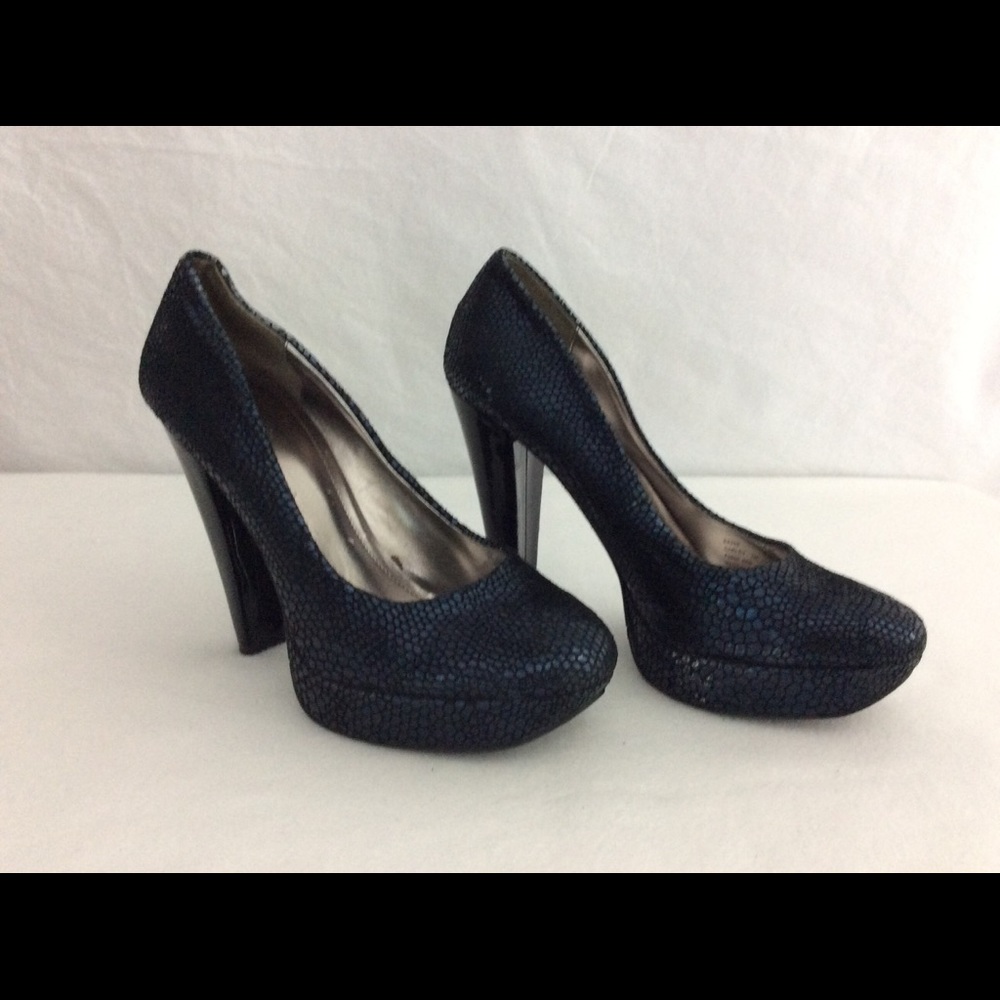 Calvin Klein Snake Skin Texture Close Toe